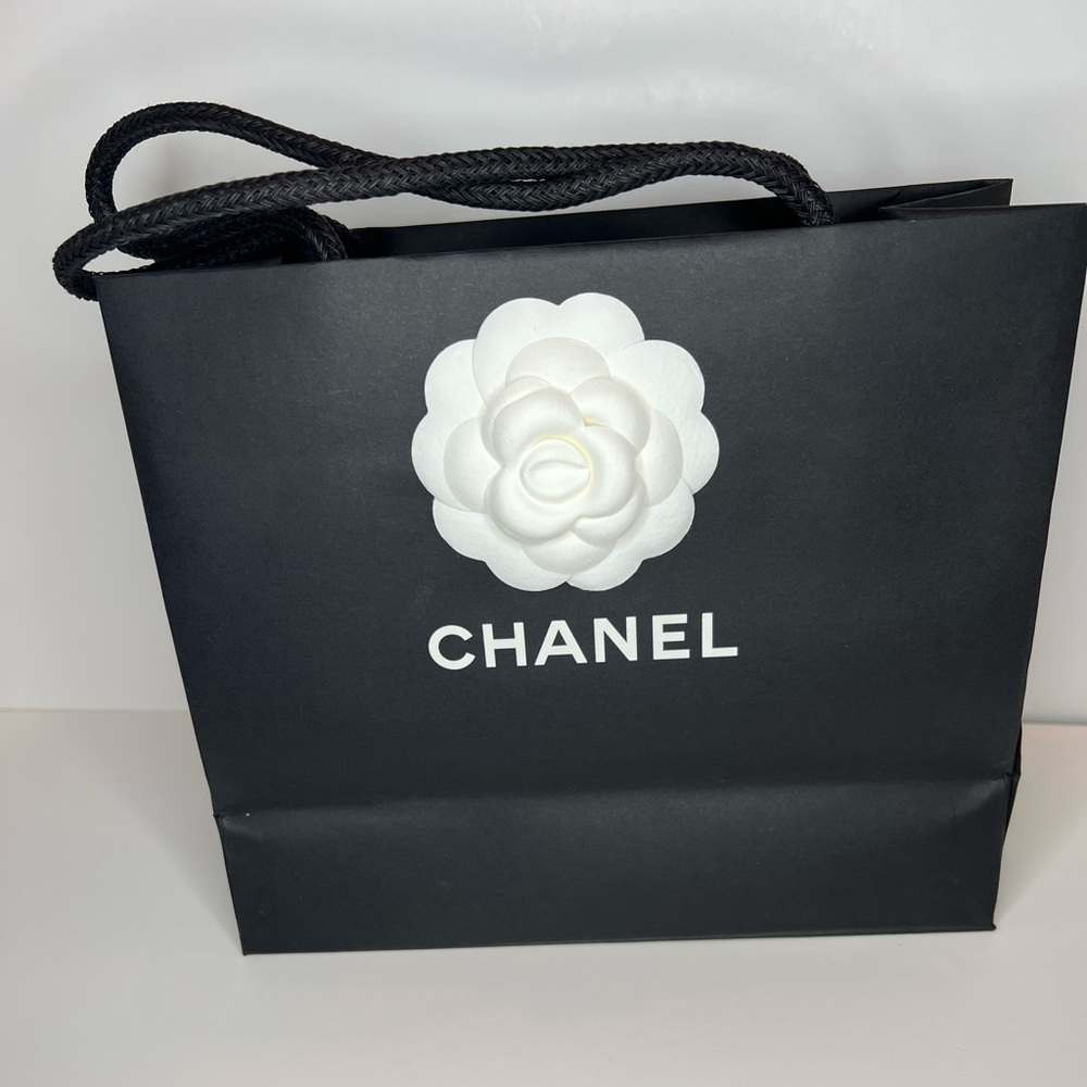 CHANEL Gift Bag & Chanel Ribbon
